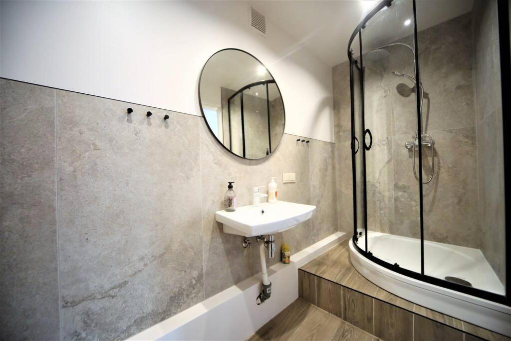 Two Bedroom / Old Town With Private Terrace ريغا المظهر الخارجي الصورة